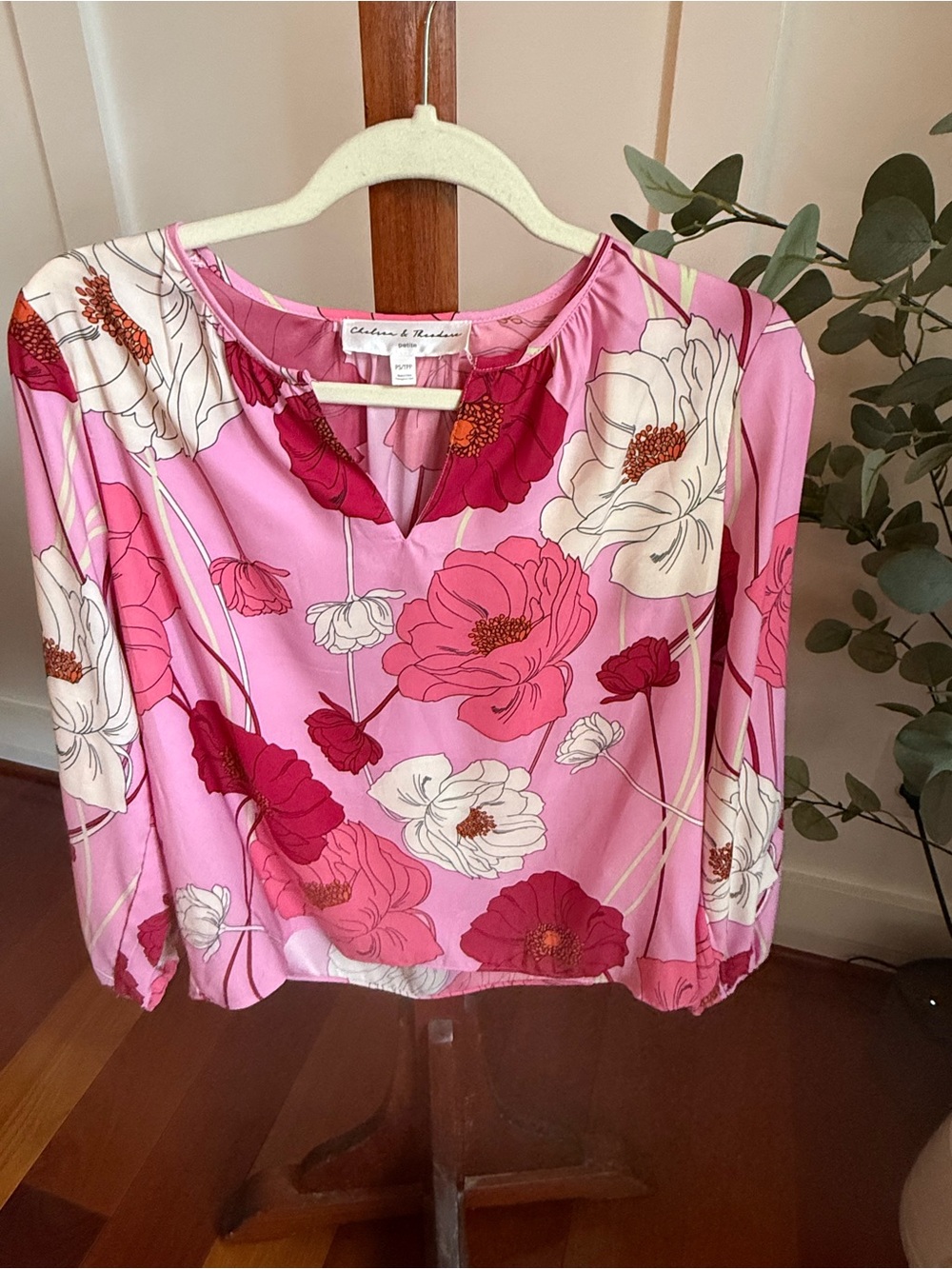 Chelsea & Theodore Pink Floral Long-Sleeve V-Notch Blouse